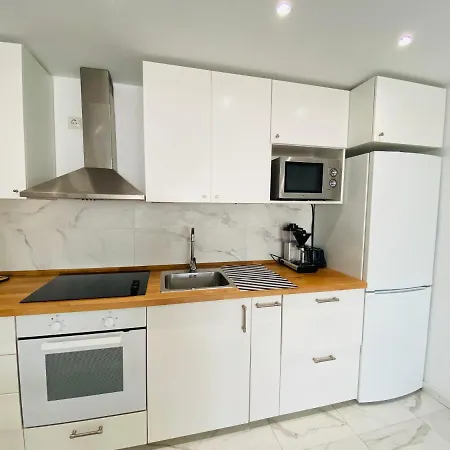 Apartment Fresh And Modern Delux In 1 Min From The Beach! *