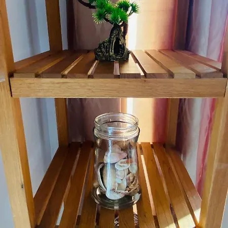 Apartment Fresh And Modern Delux In 1 Min From The Beach!